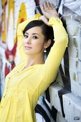 杨明娜慵懒造型
