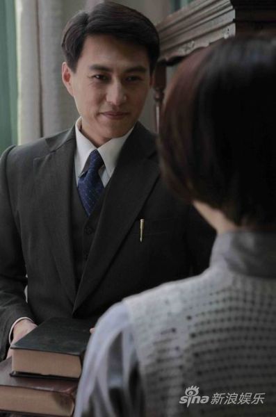 《开天辟地》靳东饰演周恩来
