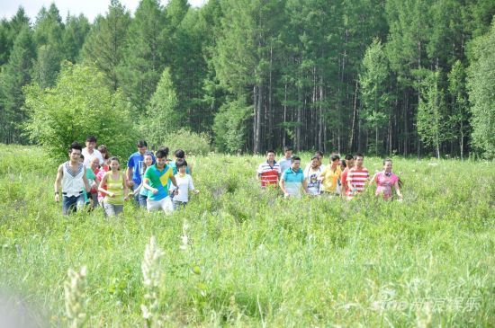 26位选手携手出发