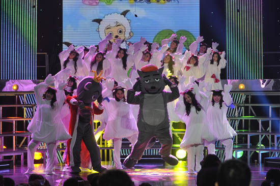 萌女声上演“喜羊羊与灰太狼”