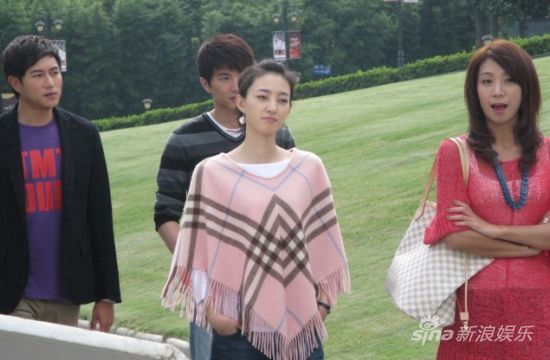 王丽坤《盛女的黄金时代》与闺蜜联手作战