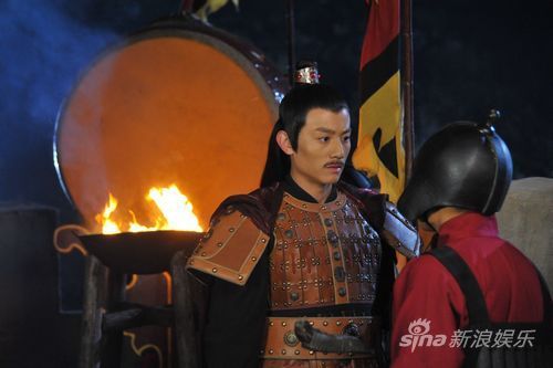 兄弟情、家族恨令主演“左右为难”