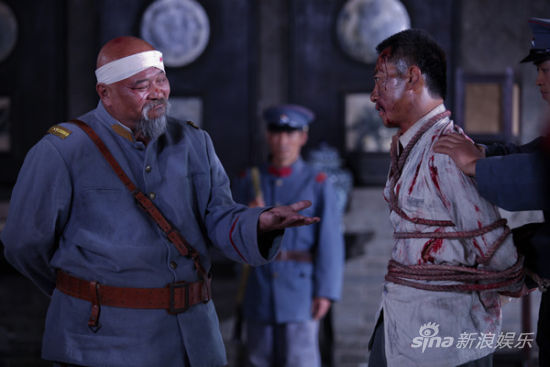李琦拷打革命者