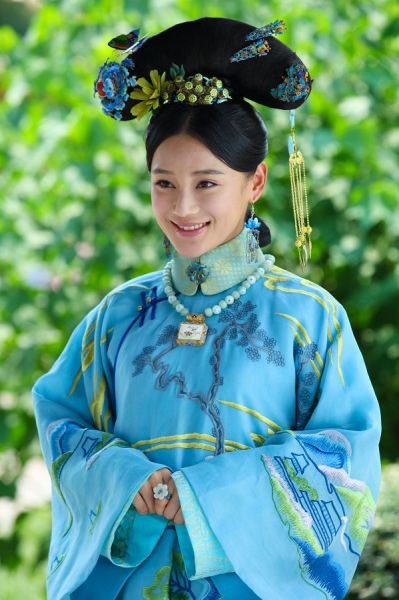袁姗姗饰演怜儿