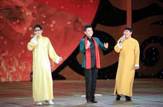 石头元宵晚会玩跨界+七十二变预演蛇年春晚