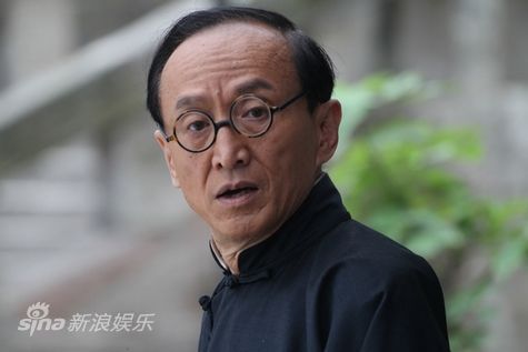 《雾都》舒耀瑄置身花丛与张丰毅太太们周旋