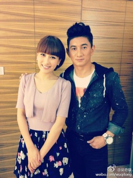 吴奇隆马苏录制节目再相聚 后台亲密合影|吴奇