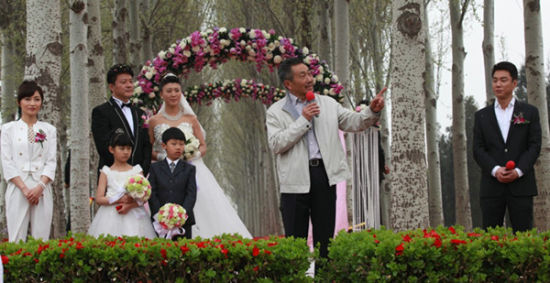 《家有一老》曝海报 题材故事阵容皆吸金|家有一老|上海电视节|海报_新浪娱乐_新浪网