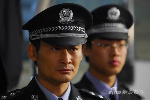 景岗山《目击者》卫视热播圆梦演警察(组图)