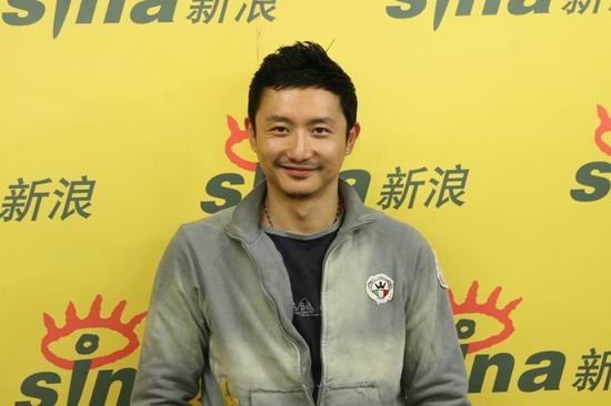 图文：《双面胶》主创聊天--涂松岩帅气一笑
