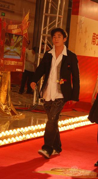 ͼ�ģ���Ĭ�������Ϻ�̺δ�븸���Ź���ͬ��