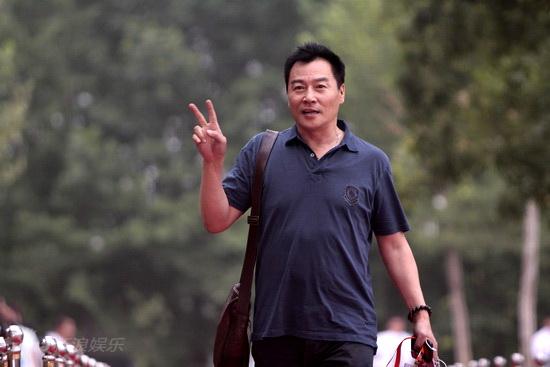 组图:众新娘成立电视剧整版委员亮相导演传奇全集电视剧明星在线观看完仪式图片
