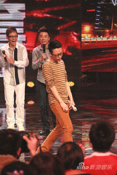 图文:《我们有一套》录制-李玉刚卖萌