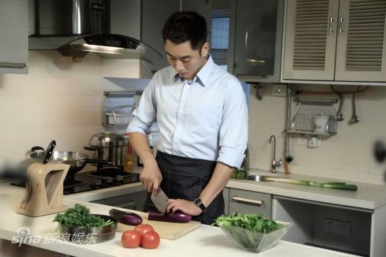 图文:《纸婚》剧照-李东学戏中好男人形象