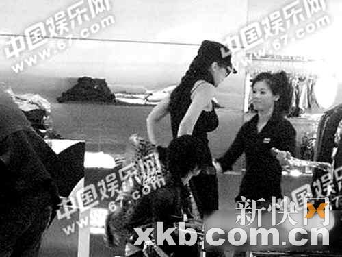 <em>谢贤女友</em>身材丰满引围观_影音娱乐_新浪网