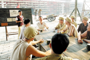 《天安门》重现开国大典(图)_影音娱乐_新浪网