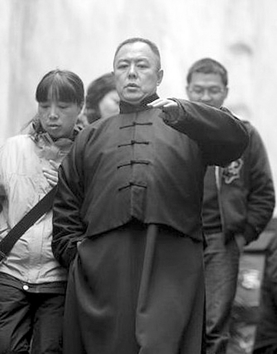 张铁林演《黄炎培》遭抵制后人称改编失实