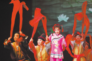 《徽州女人》：唱腔是黄梅舞台很现代(图)