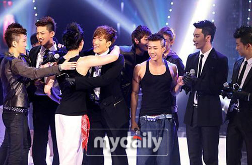 韩国音乐组合2PM卫星电视音乐节目夺冠(图)