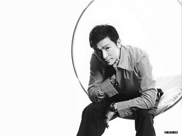 朱丽倩父亲逝世 准女婿刘德华千里奔丧