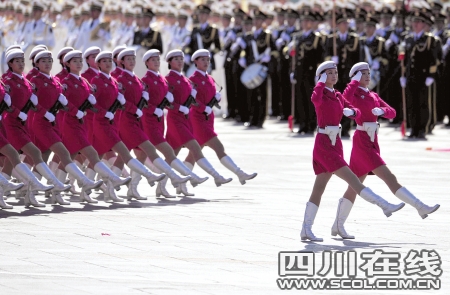 昨天，她们128个正步走得最美_影音娱乐_新浪网