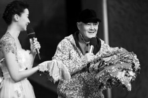 CCTV电视剧群英汇杀青 赵本山成龙叫卖新剧