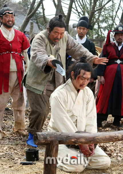 延政勋韩惠珍等参加《济众院》公开拍摄