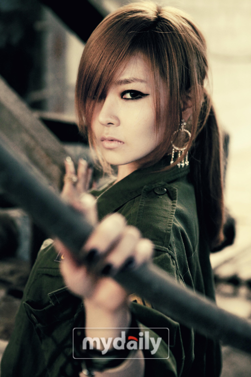 <em>韩国女歌手</em>吉美日前公开了全新风格的个人写真