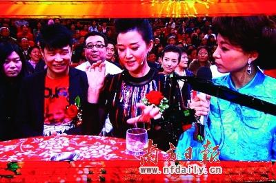 那个叫“李咏2”的机器人火了！
