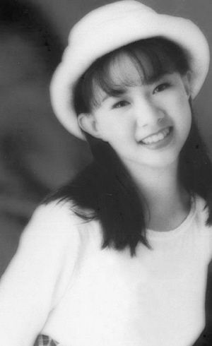 翻唱小天后卓依婷:现在还有人以为我死了_影音