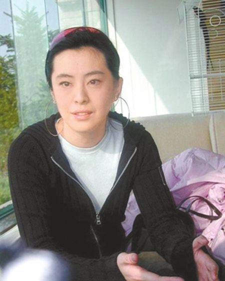 早就成了“情鬼”王祖贤根本不会认私生女？