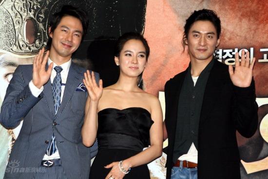 组图:《霜花店》试映+赵仁成激情床戏雷坏记者