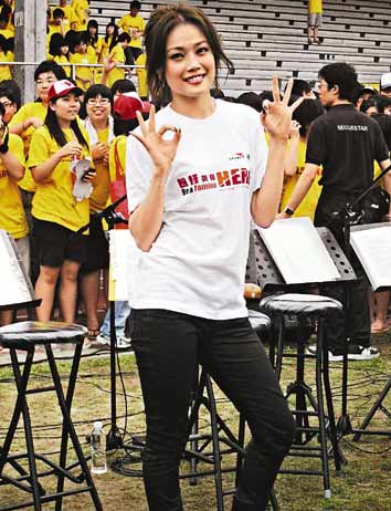 容祖儿指责梁洛施反咬英皇 称解约是不负责任