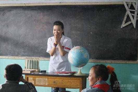 志愿者题材公益广告开拍 谭晶再度下乡放歌(图