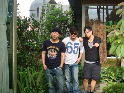 阿里郎组合新歌宣传 四缺一阵容疑单飞迹象【图】