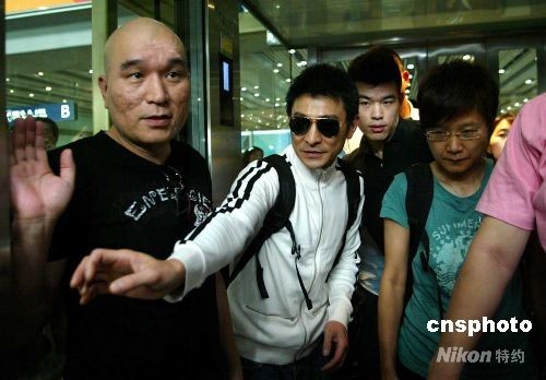 闭幕式豪华大合唱 成龙刘德华谢霆锋再现身鸟巢