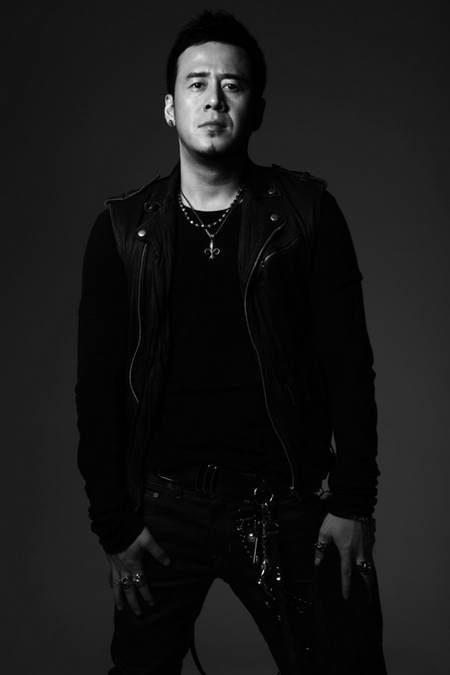 杨坤岁末新歌《再见2008》抢听 诙谐写民生(图