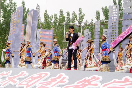 ����������һǰ�桰��֮�ϡ�������ο���ݳ�