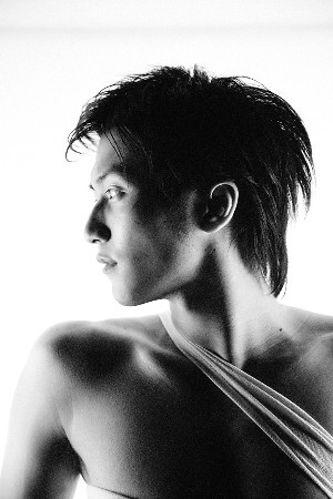 谢霆锋为什么被西方女人视为丑男(新浪读书配图) 谢霆锋为什么被西方女人视为丑男(新浪读书配图)