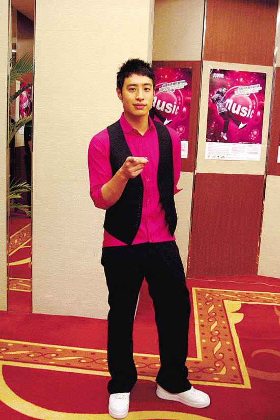 潘玮柏沈阳开歌友会 为偶像杰克逊难过