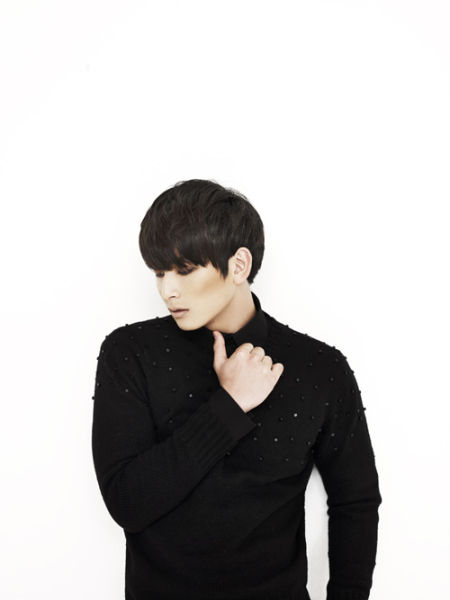 2AM郑珍云发行个人新碟 专辑封面照展男人魅