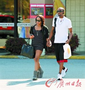 ������Ů�������ӵ��ڽ��ǡ����á�����