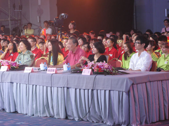 王菲菲任央视歌唱比赛评委犀利点评-新专辑,世