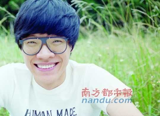 卢广仲入伍前广州开唱将秀吉他技艺|卢广仲|广