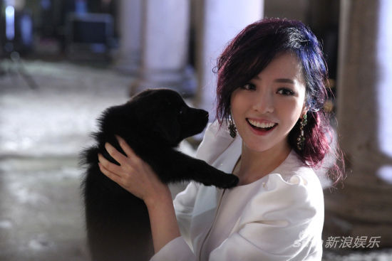 张靓颖突破传统 将带歌迷体验春晚备战|张靓颖