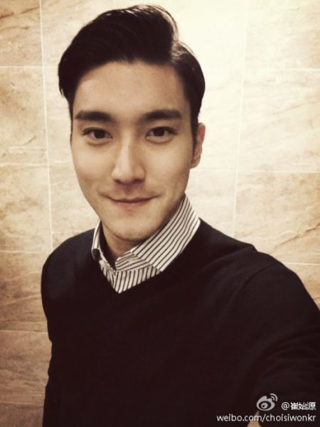 Jessica发文哀悼李秀满夫人 崔始源打气