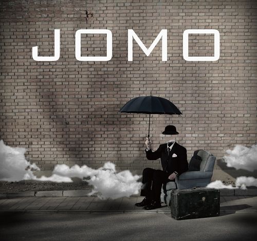 JOMO·