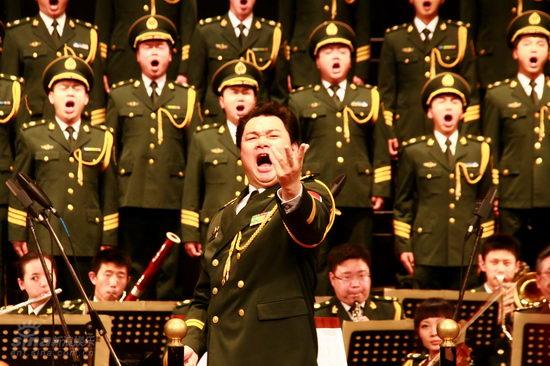 图文交响音乐义演郑健激情指挥