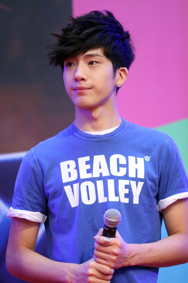 图文:BOBO新专辑发布--井柏然