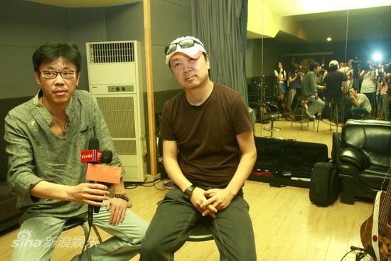 图文：子曰个唱彩排-秋野将翻唱《一块红布》